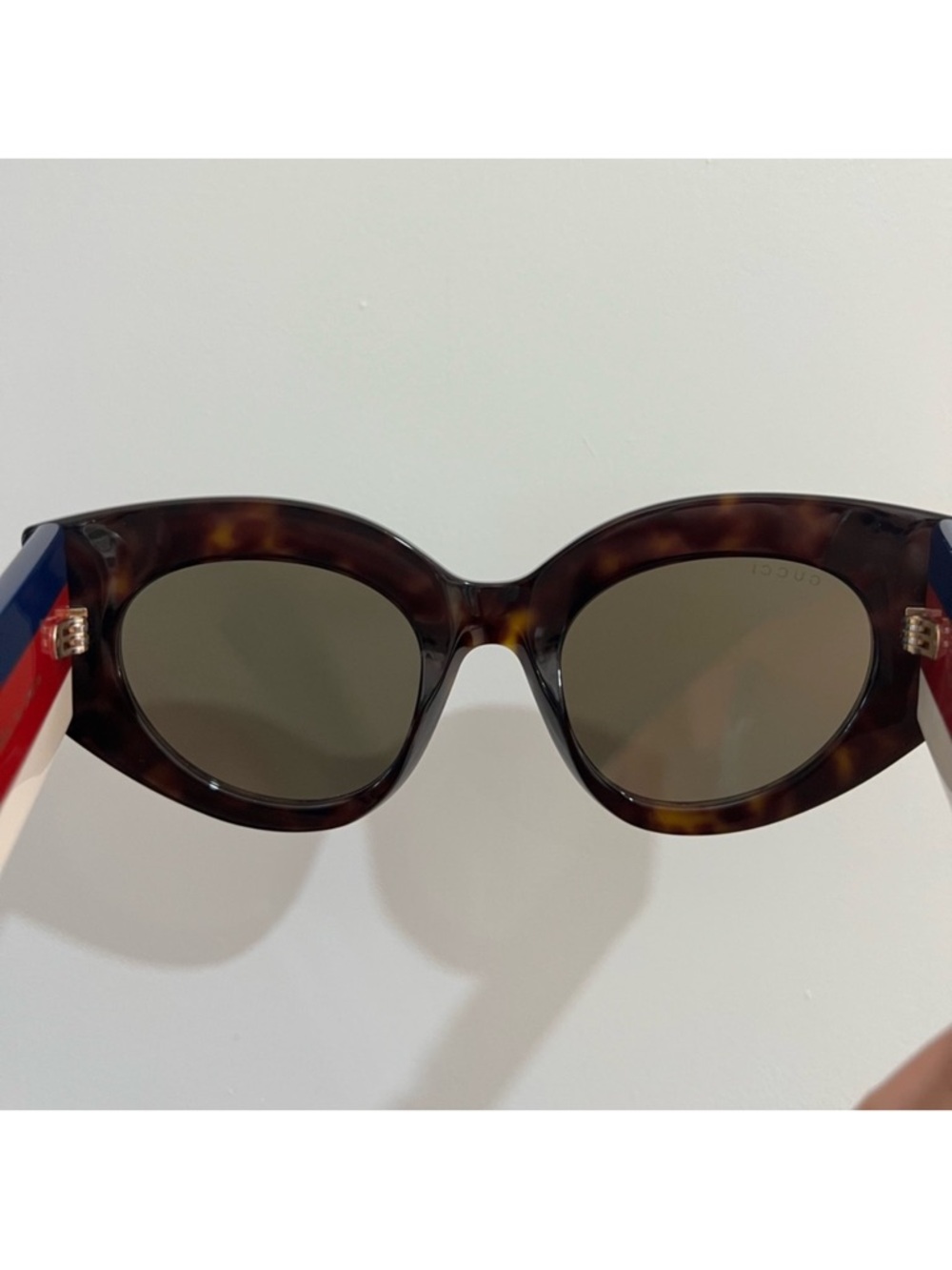 Gucci Black Cat-Eye Sunglasses with Navy and Red Striped Temples - Picture 7 of 10